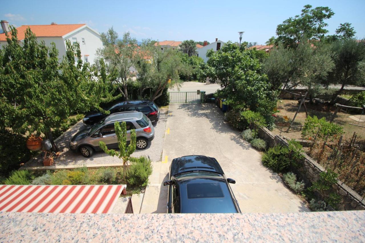 קרק Apartmani Zem, Krk מראה חיצוני תמונה