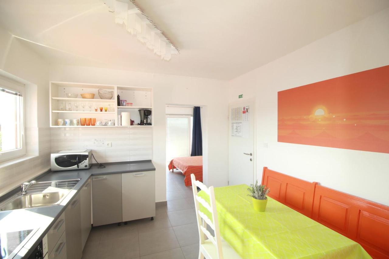קרק Apartmani Zem, Krk מראה חיצוני תמונה