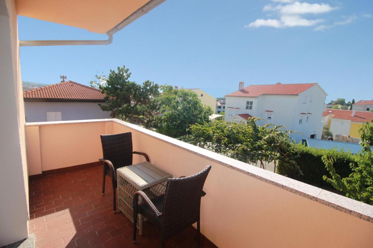 קרק Apartmani Zem, Krk מראה חיצוני תמונה