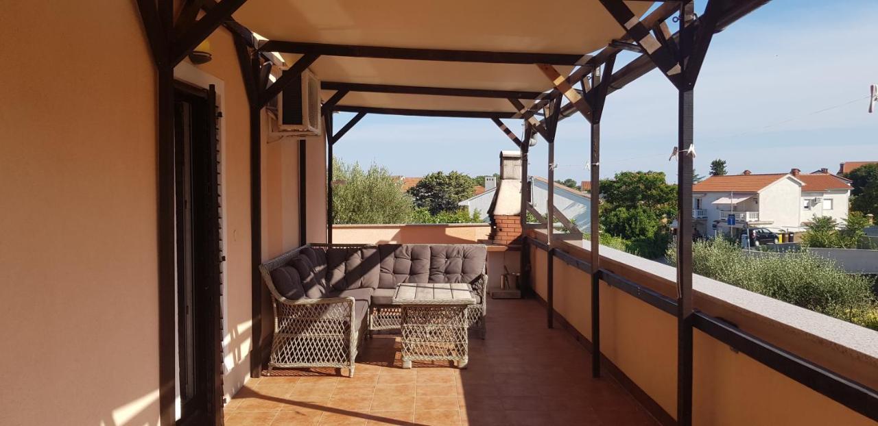 קרק Apartmani Zem, Krk מראה חיצוני תמונה