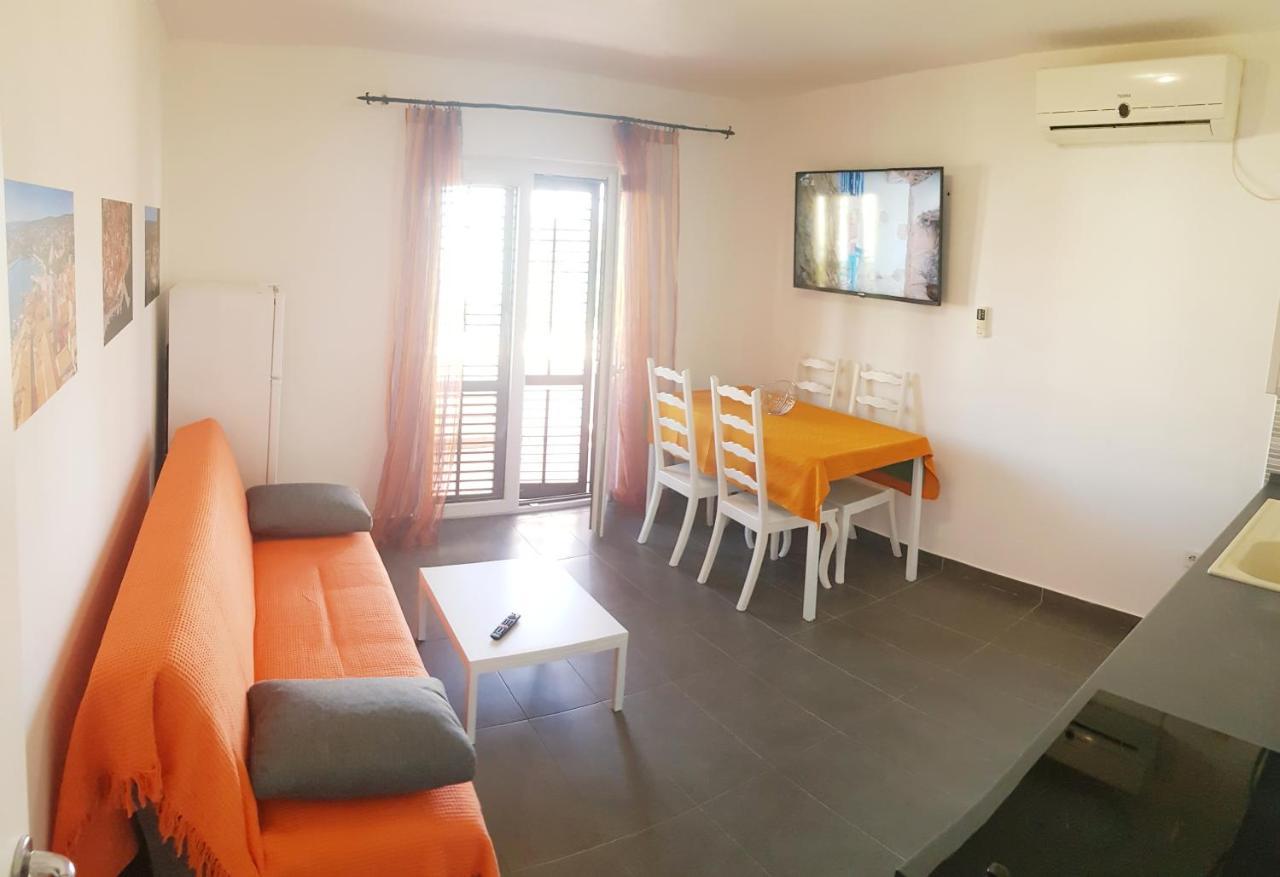 קרק Apartmani Zem, Krk מראה חיצוני תמונה