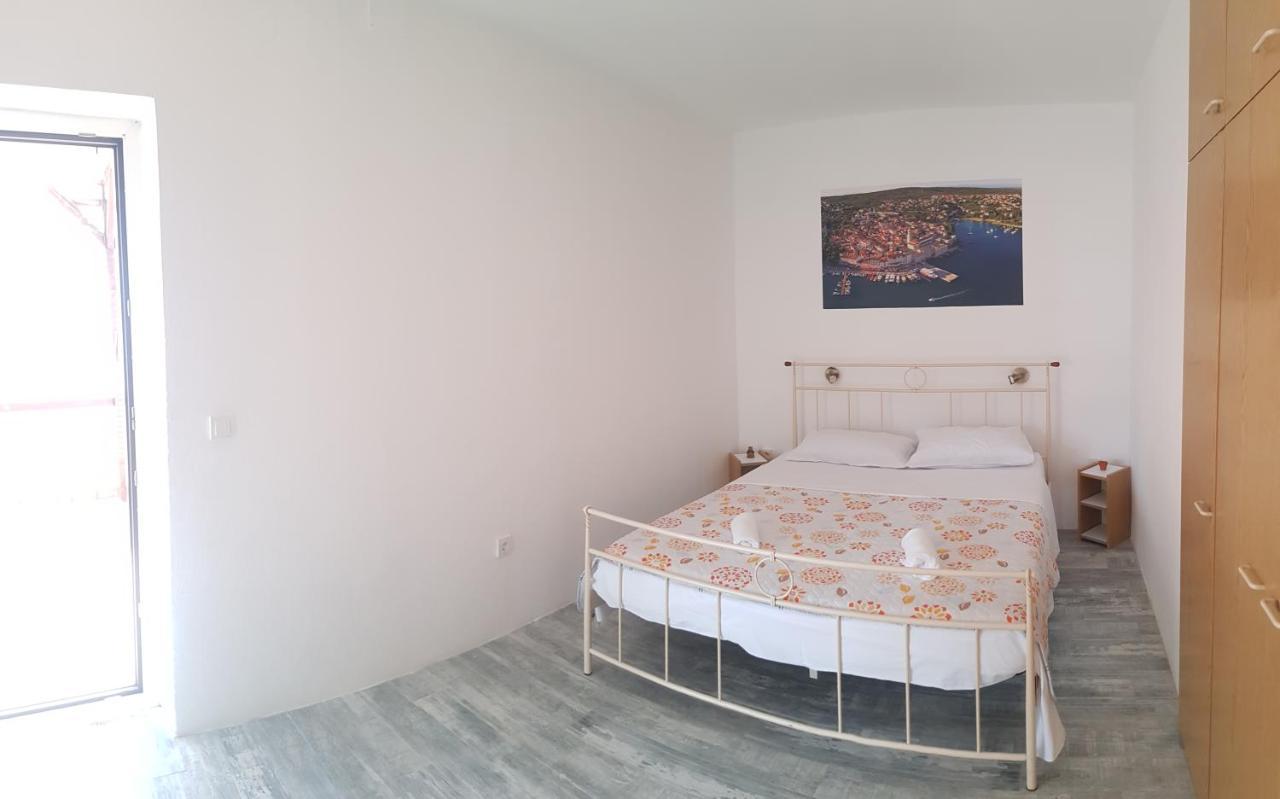 קרק Apartmani Zem, Krk מראה חיצוני תמונה